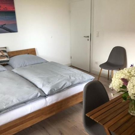 Die Graefin Auf Ruegen - Ferienappartements Parchtitz エクステリア 写真
