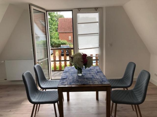 Die Graefin Auf Ruegen - Ferienappartements Parchtitz エクステリア 写真